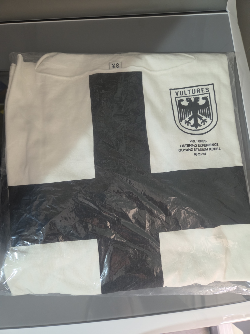 Yeezy White Graphic Tee with Bold Black Cross 'VULTURES' Patch Brand New L/xl - Picture 5 of 5